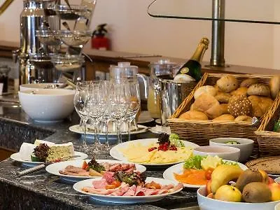 Rheingold Hotell 4*